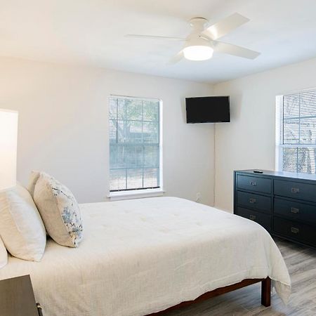 House In Mobile Newly Renovated! Quiet & Centrally Located! Εξωτερικό φωτογραφία