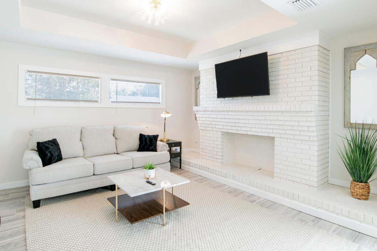 House In Mobile Newly Renovated! Quiet & Centrally Located! Εξωτερικό φωτογραφία