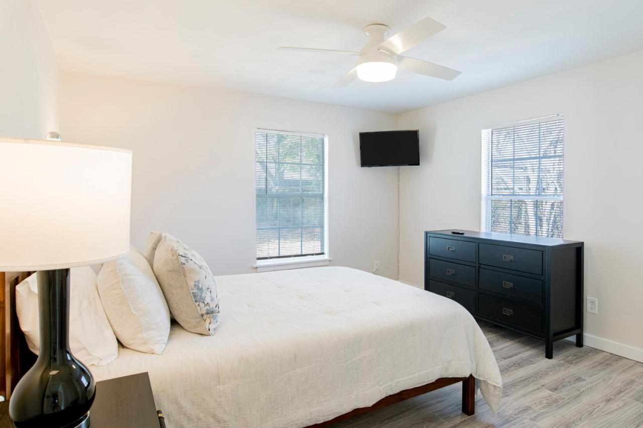 House In Mobile Newly Renovated! Quiet & Centrally Located! Εξωτερικό φωτογραφία